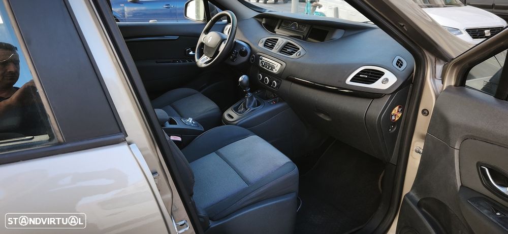 Renault Grand Scénic - 10