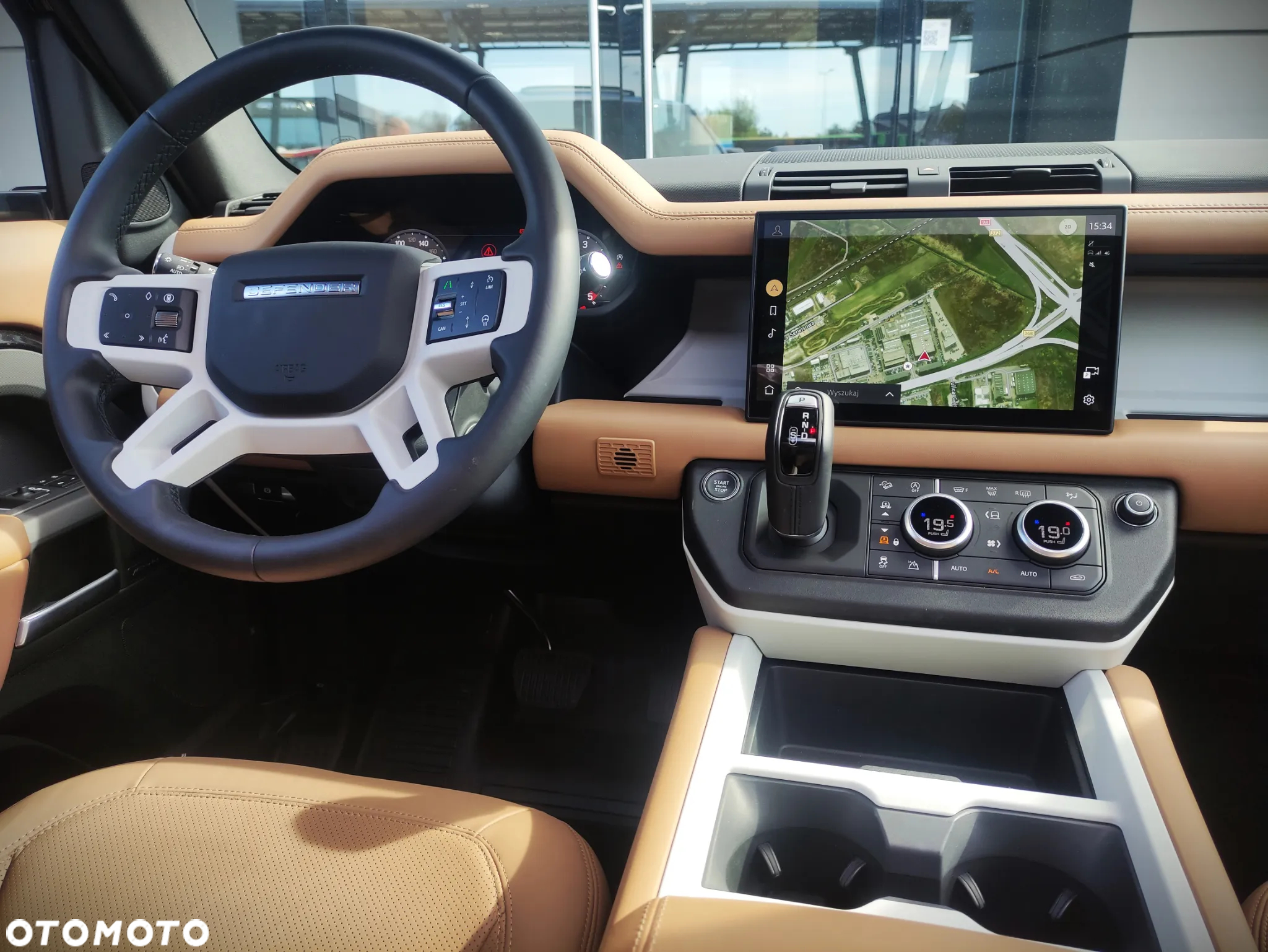 Land Rover Defender - 2