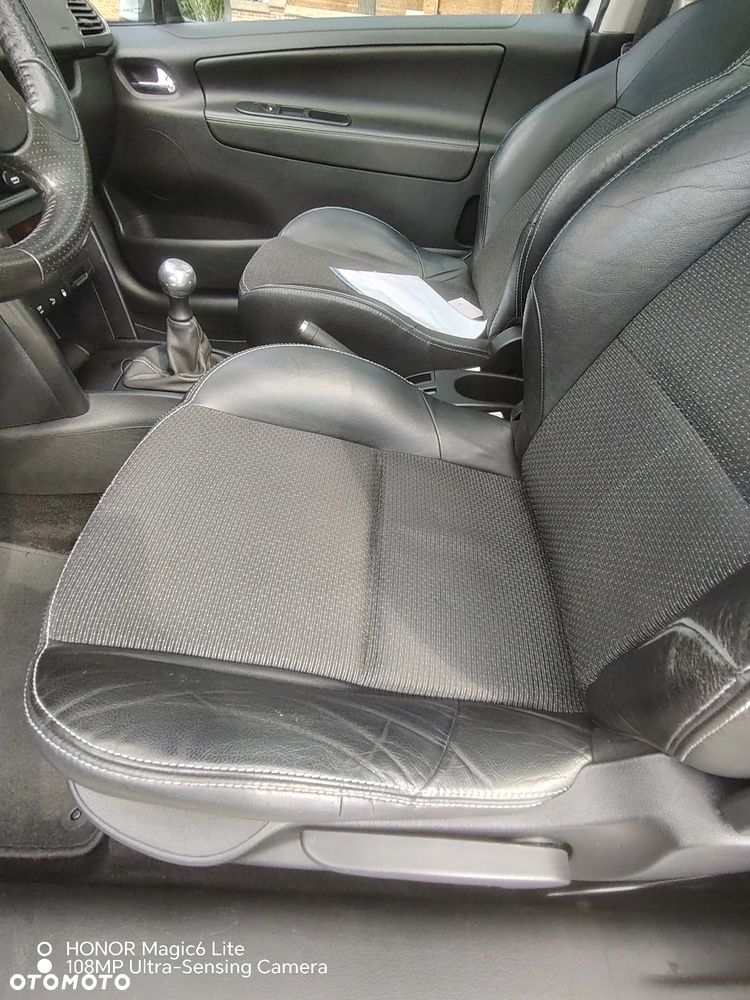 Peugeot 207 150 Turbo Sport - 19