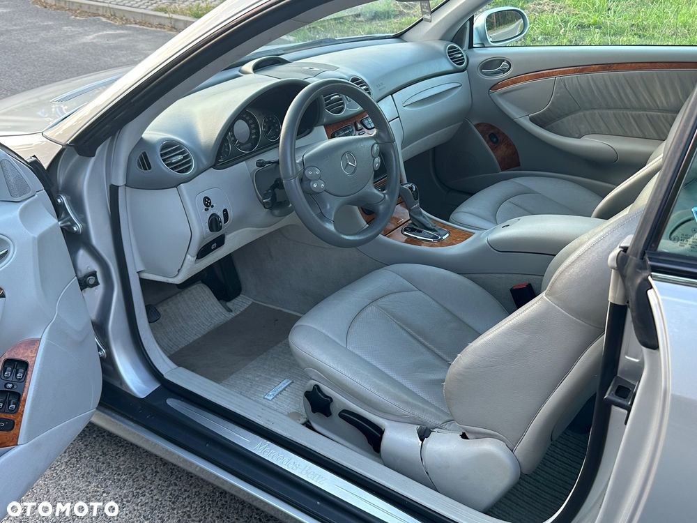 Mercedes-Benz CLK - 28