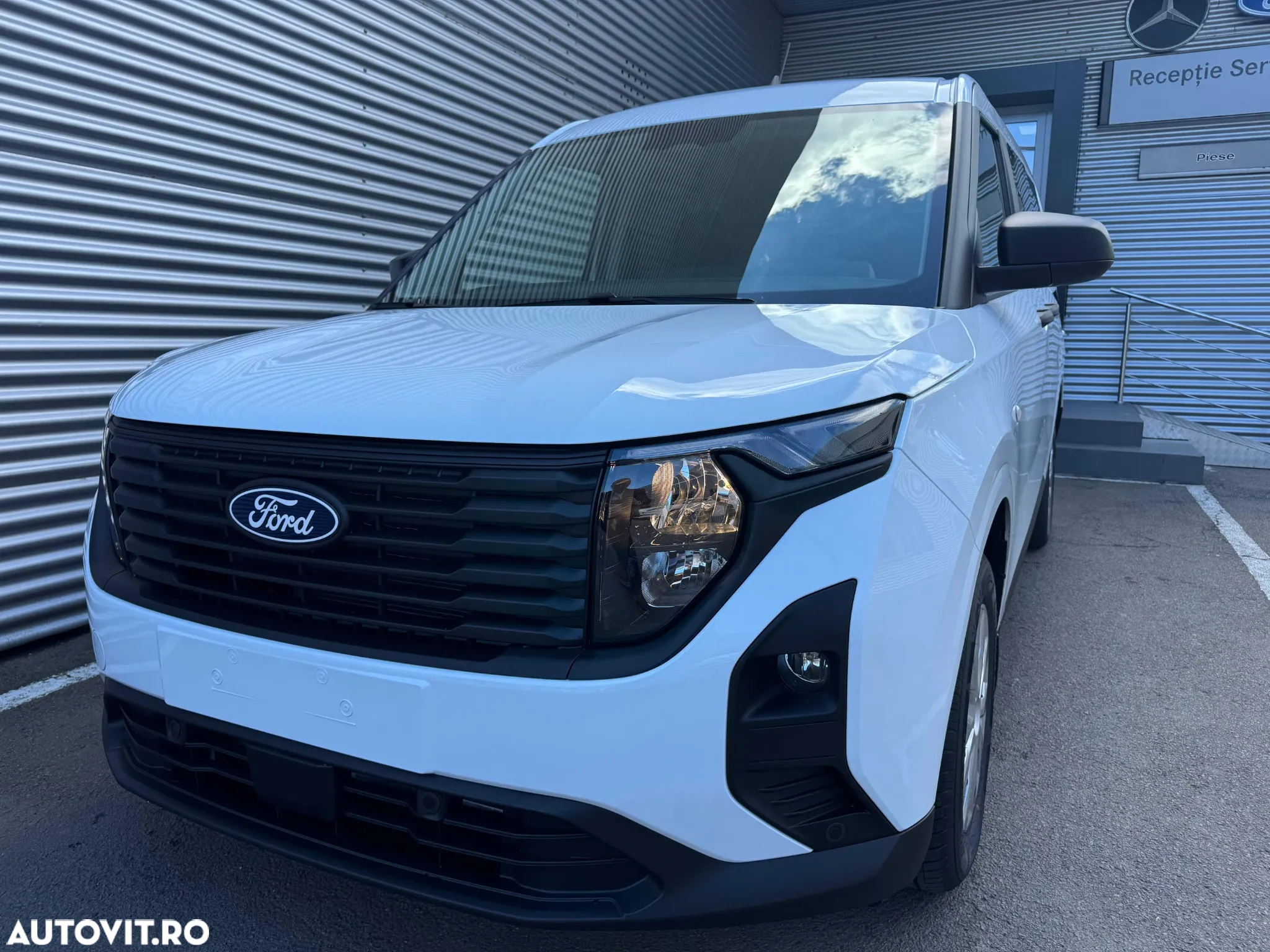Ford Courier - 25