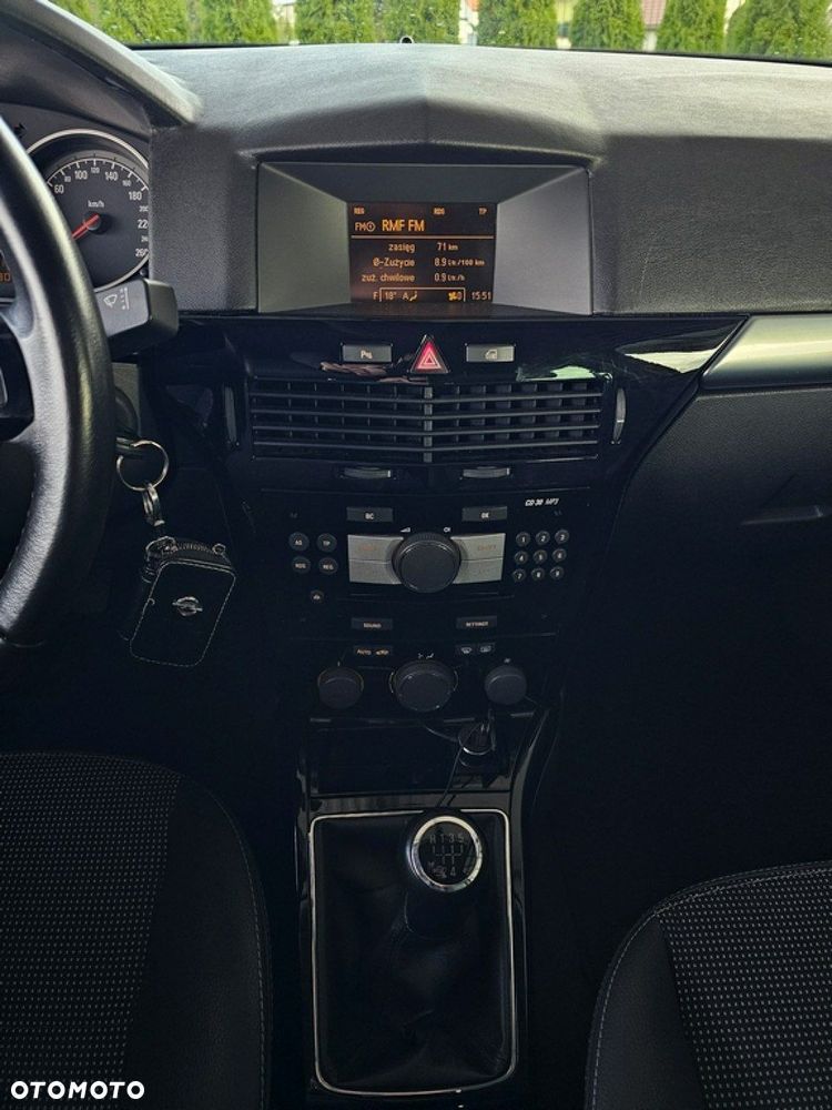 Opel Astra - 16