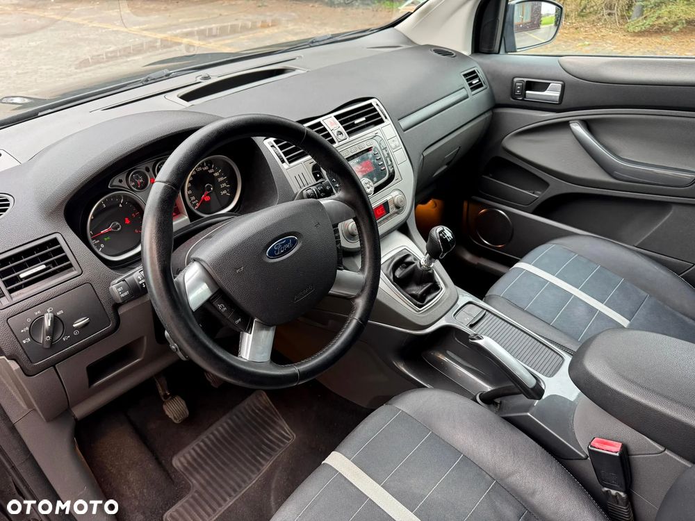 Ford Kuga - 8