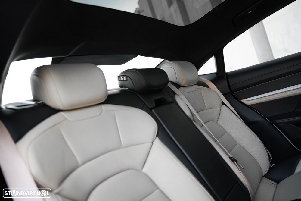 Porsche Taycan Turbo S - 55