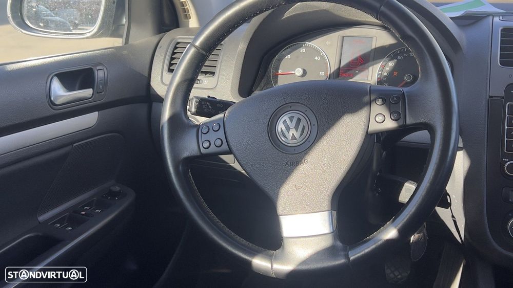 VW Jetta 1.9 TDi BlueM. Confortline - 14