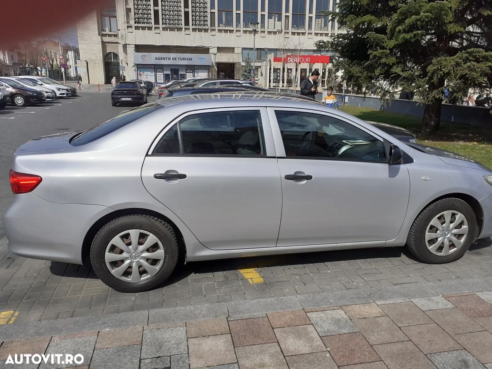 Toyota Corolla 1.4 Sdn. Terra - 2