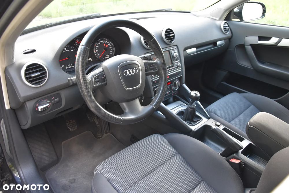Audi A3 Sportback 2.0 TDI DPF quattro Attraction - 15