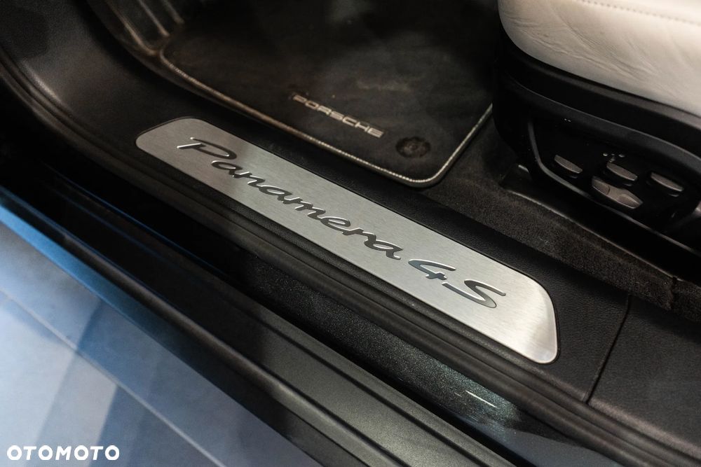 Porsche Panamera 4S E-Hybrid PHEV - 25