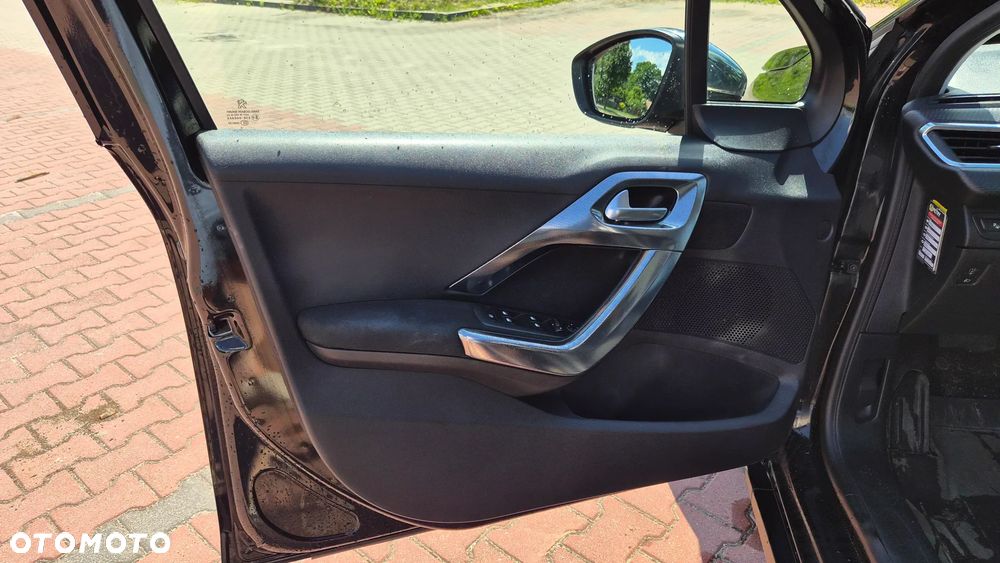 Peugeot 2008 PureTech 110 Stop&Start EAT6 Allure - 24