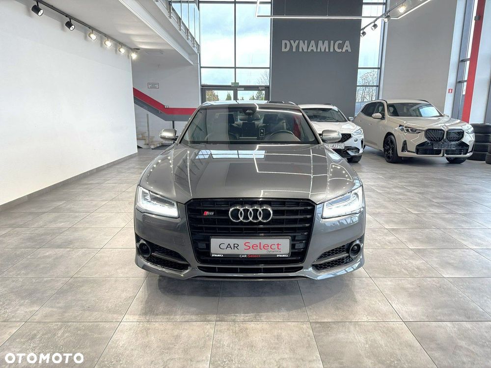 Audi S8 - 4
