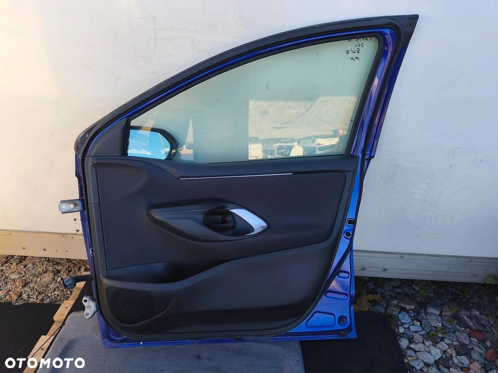 DRZWI PRAWY PRZÓD PRAWE PRZEDNIE 8W7 TOYOTA YARIS IV MAZDA 2 - 7