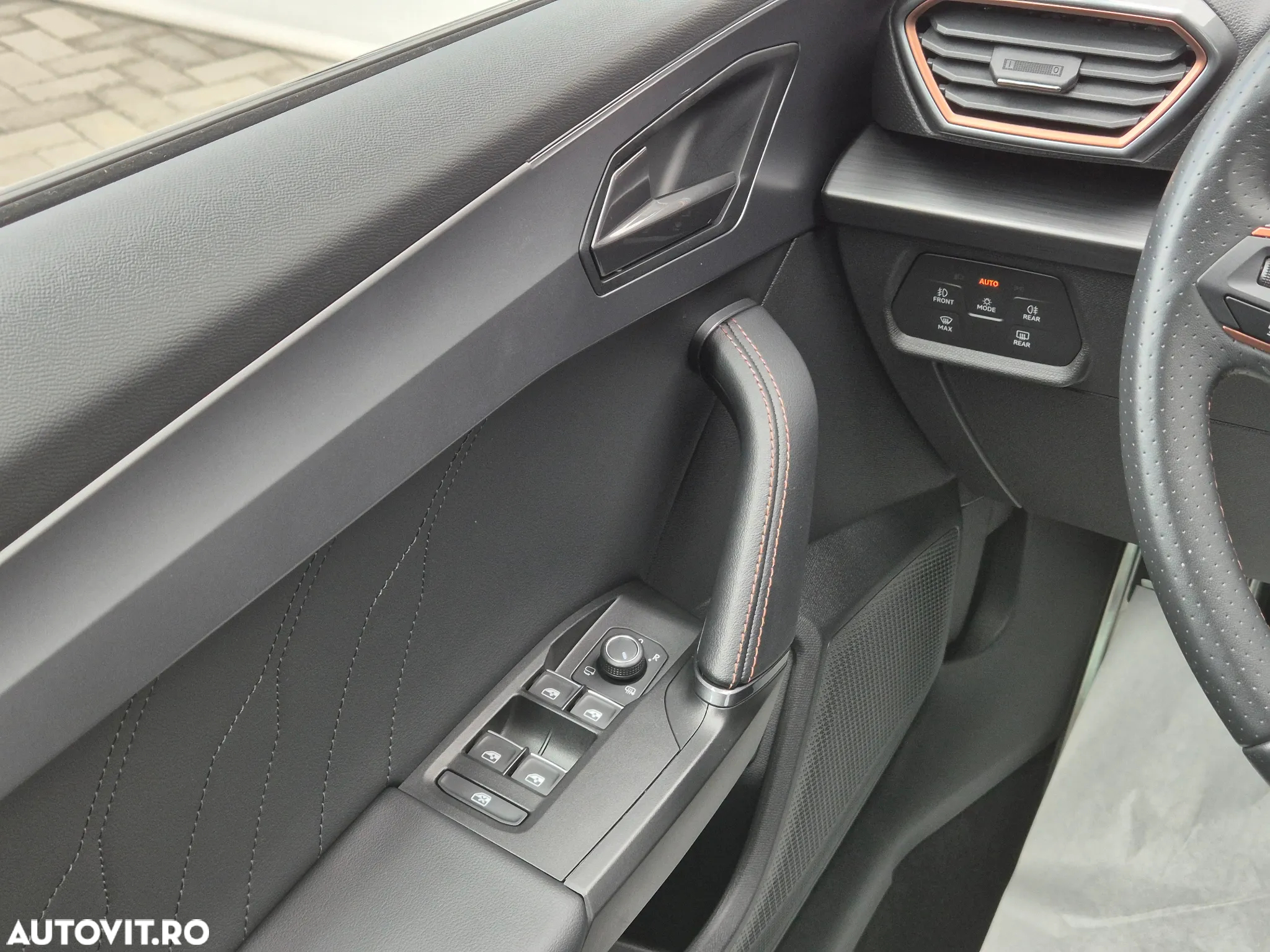 Cupra Leon 1.4 e-Hybrid (150 kW System) - 16