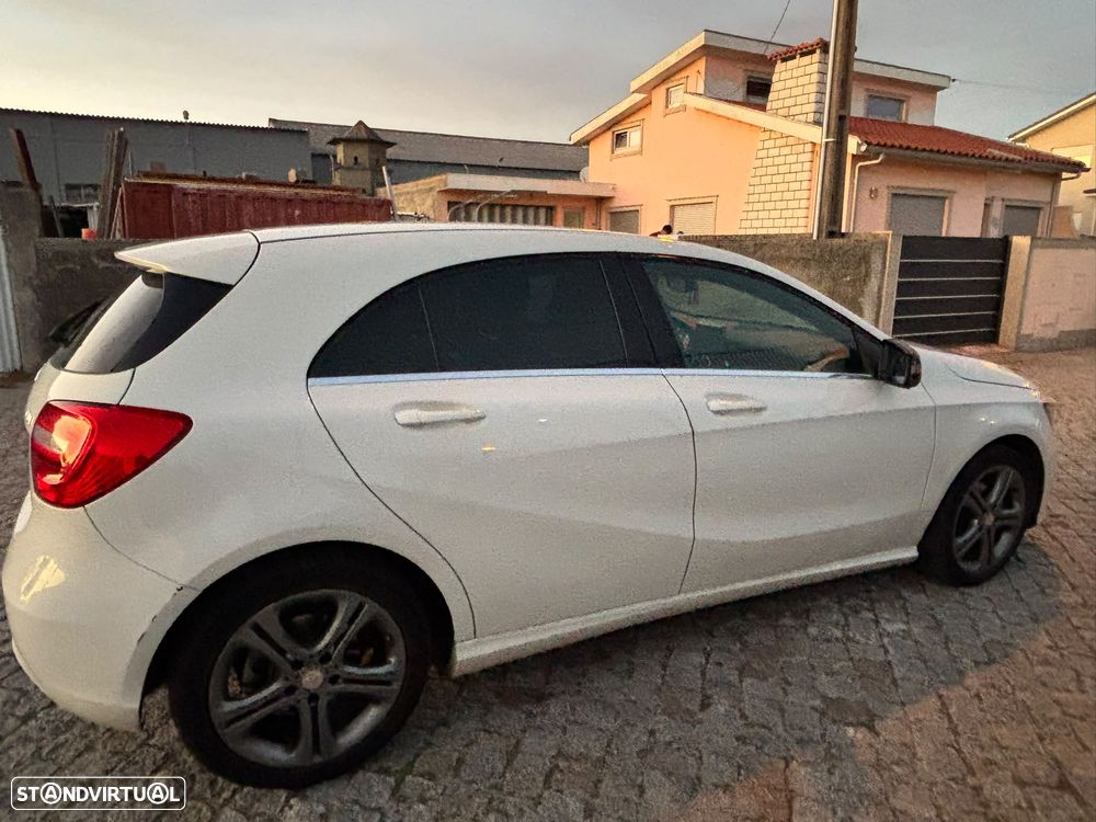 Mercedes-Benz A 180 CDI (BlueEFFICIENCY) Urban - 2