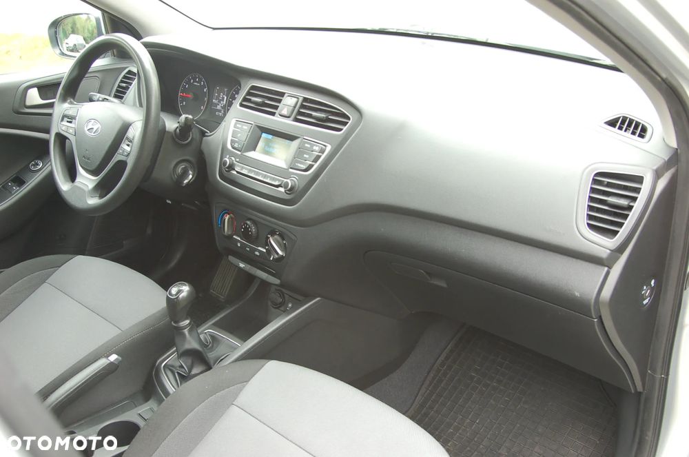 Hyundai i20 1.2 BlueDrive Comfort - 32