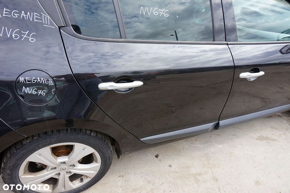 DRZWI TYLNE PRAWE MEGANE III PH1 5D HB NV676  CZARNY RENAULT 2008-2010 - 2