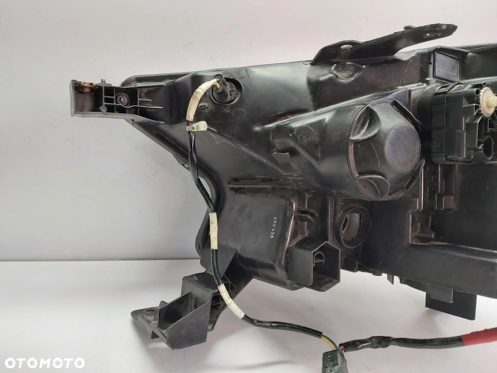 Lampa prawa reflektor Ford Ranger 3 III Lift 2015- - 8