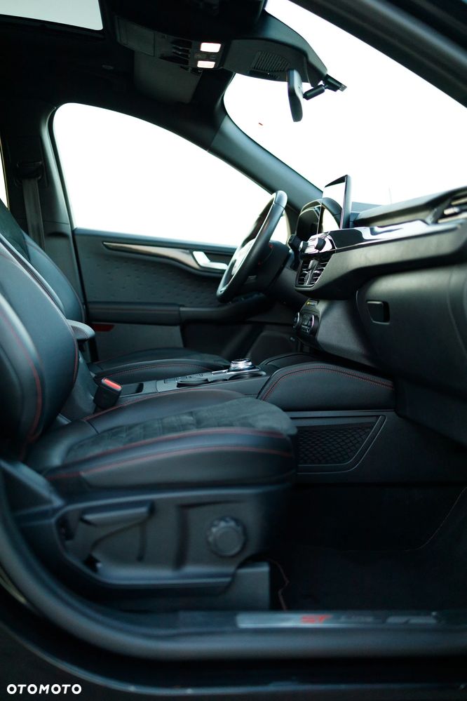 Ford Kuga 2.5P PHEV FWD ST-Line X - 13