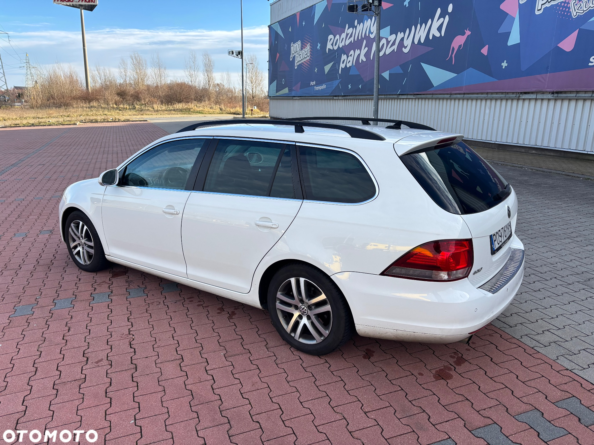 Volkswagen Golf 1.6 TDI DPF Highline - 4