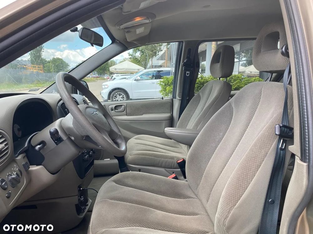 Chrysler Voyager 2.4 SE - 4