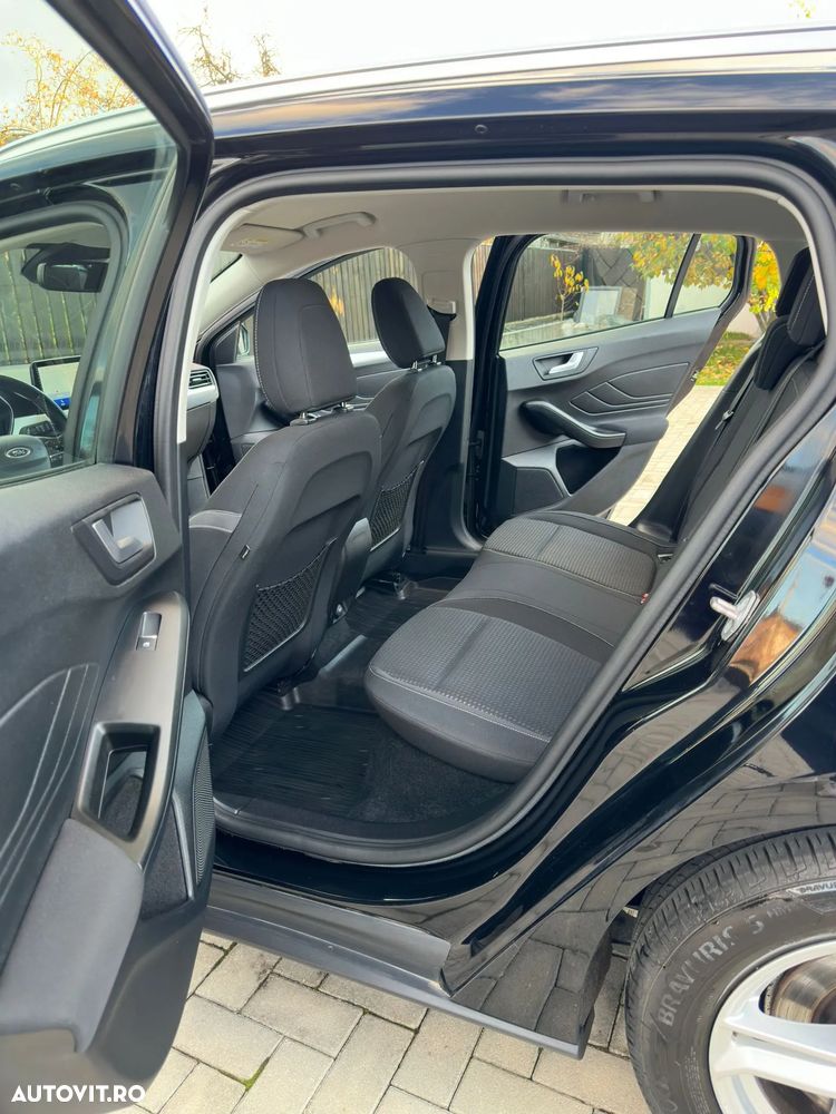 Ford Focus 1.5 EcoBlue Start-Stopp-System TITANIUM - 17