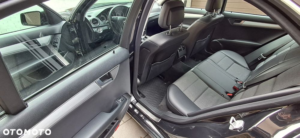 Mercedes-Benz Klasa C 180 7G-TRONIC - 7
