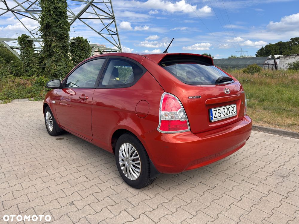 Hyundai Accent - 7