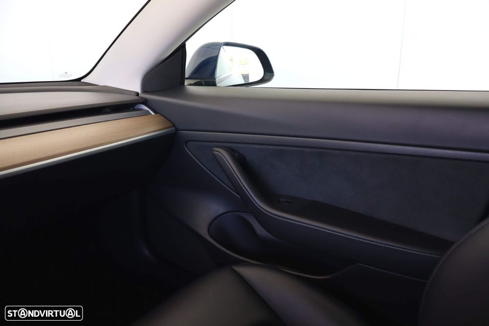 Tesla Model 3 - 28