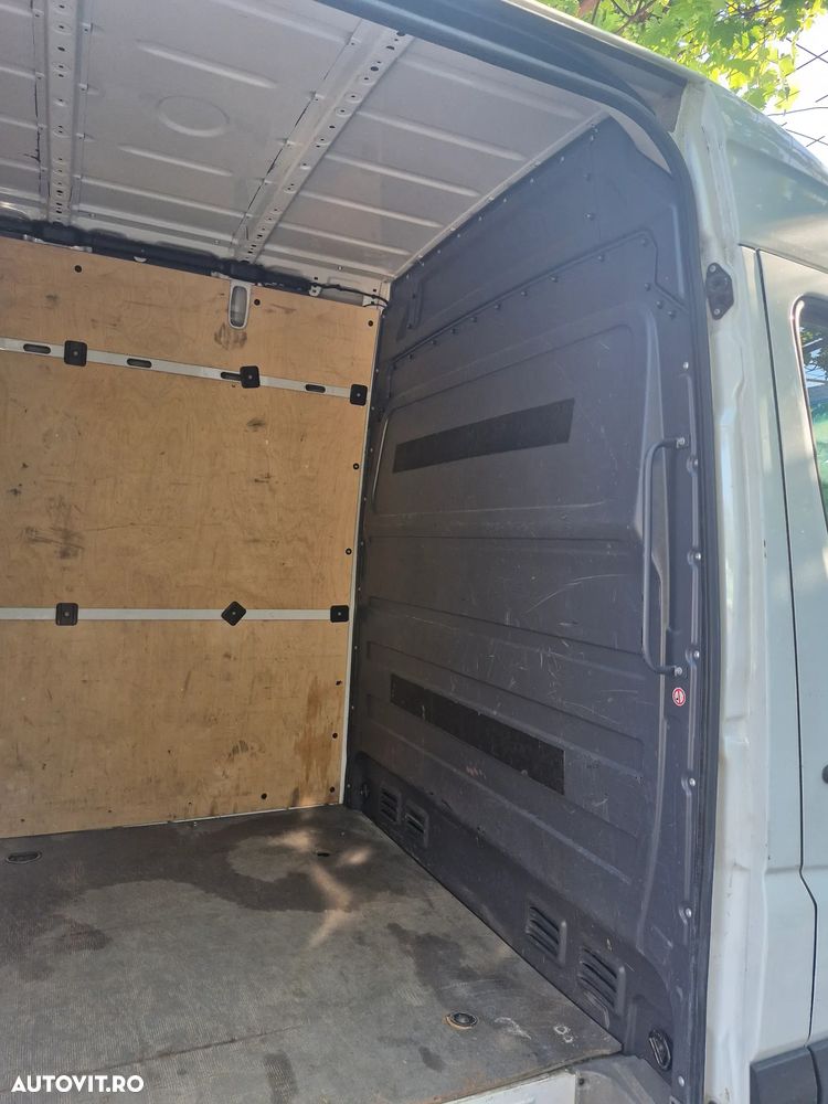 Mercedes-Benz Sprinter - 4
