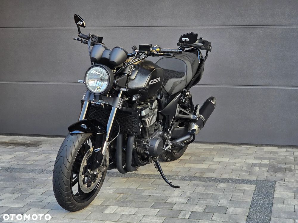 Suzuki GSX - 4