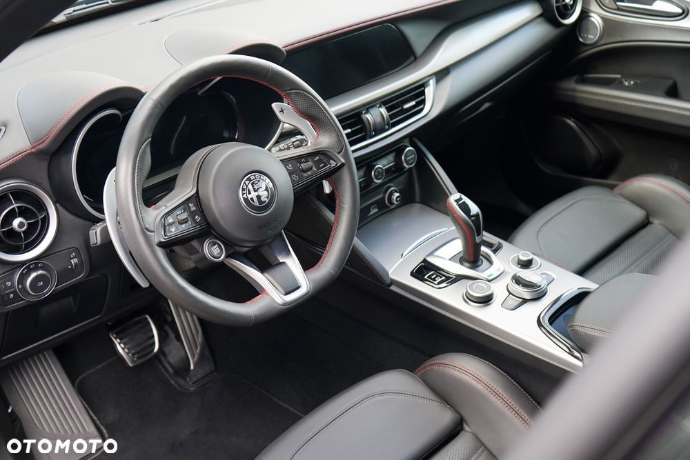 Alfa Romeo Stelvio 2.0 Turbo Competizione Q4 - 5