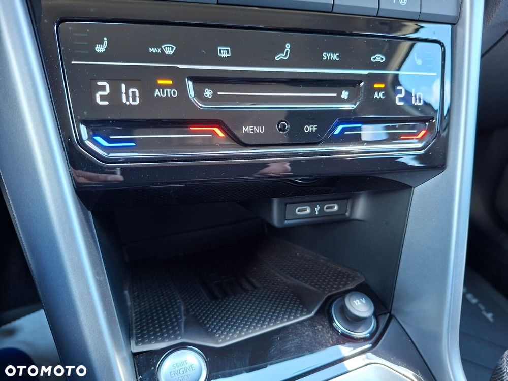 Volkswagen T-Roc - 21