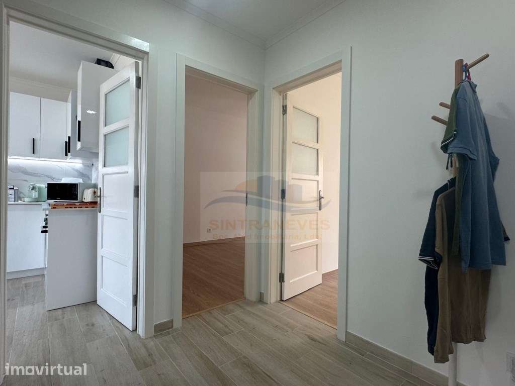 Apartamento T3 Totalmente remodelado em praceta familiar na Damaia - Grande imagem: 3/22