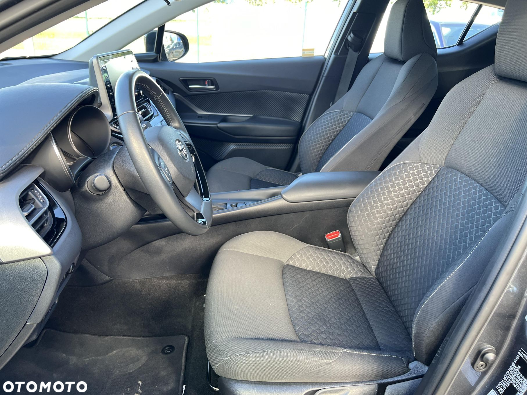 Toyota C-HR - 16