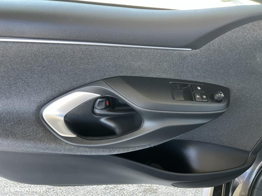 Toyota Yaris 1.5 HDF Comfort Plus - 16