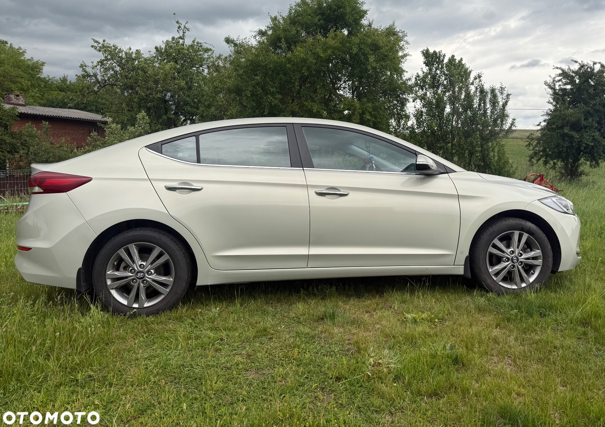Hyundai Elantra 1.6 Premium - 4