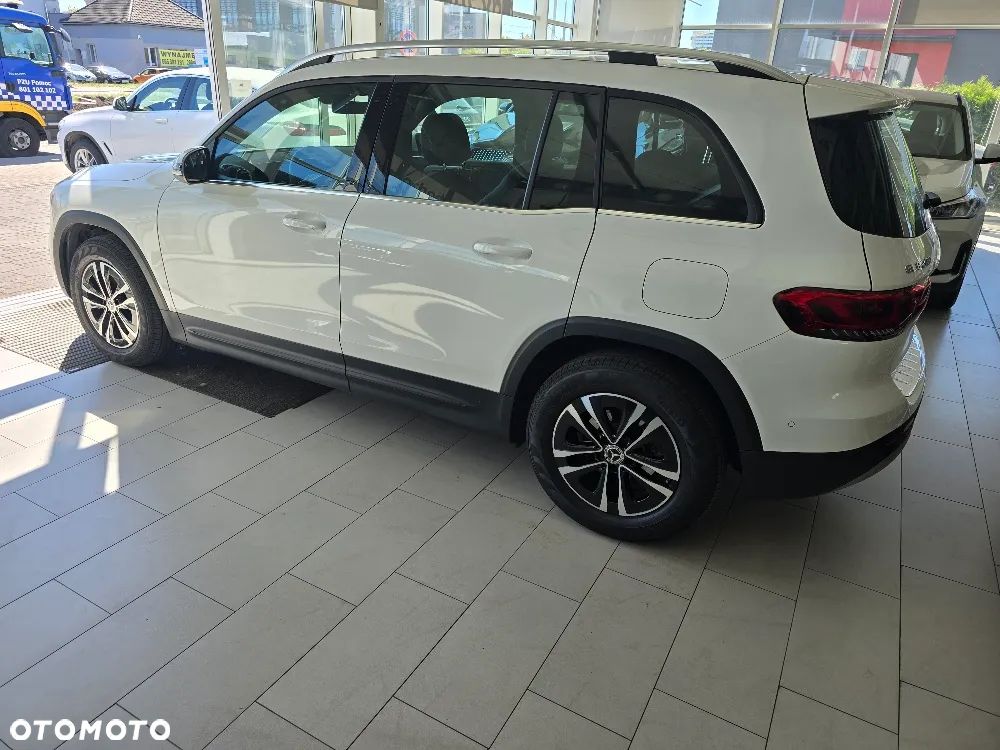 Mercedes-Benz GLB 200 4-Matic Style 8G-DCT - 2