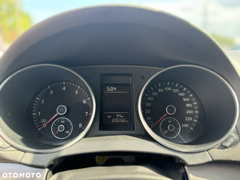 Volkswagen Golf - 16