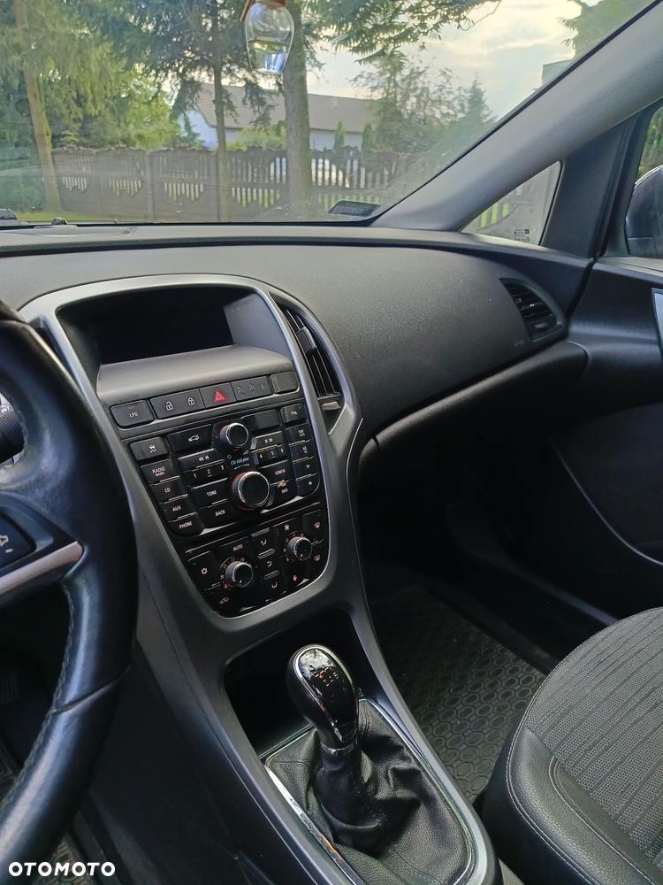 Opel Astra 1.4 T Business EU6 - 11