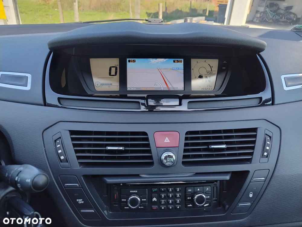 Citroën C4 Picasso 1.6 e-HDi FAP EGS6 Exclusive - 14