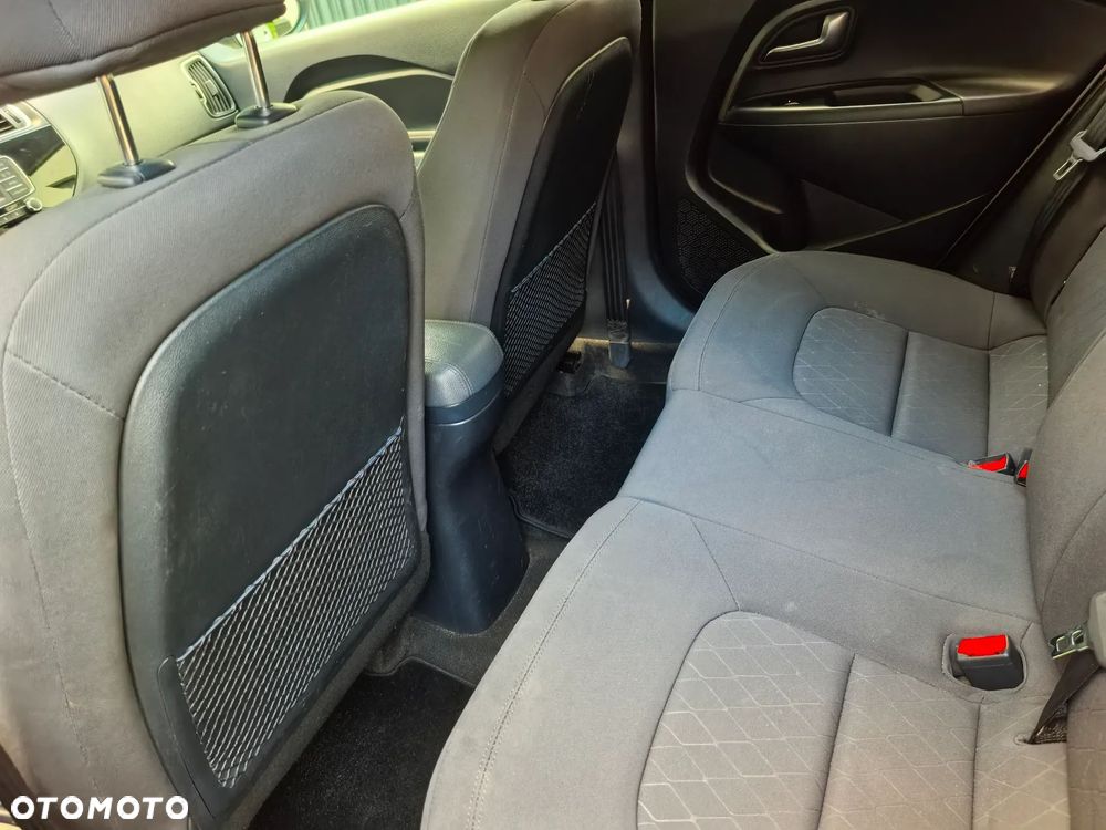 Kia Rio 1.2 M - 8