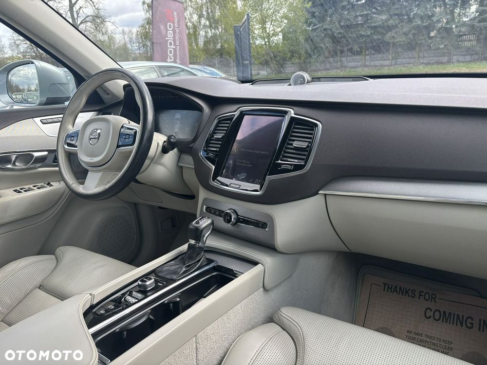 Volvo XC 90 - 22