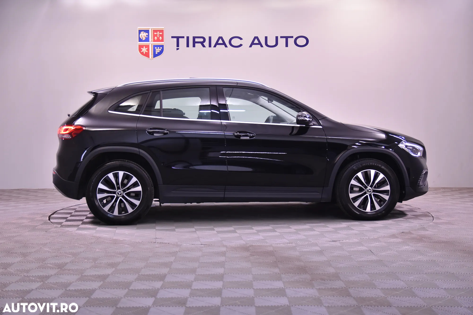 Mercedes-Benz GLA 250 4Matic 8G-DCT - 6