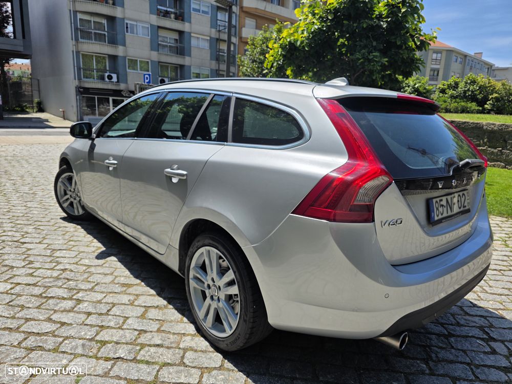 Volvo V60 1.6 D2 Drive Momentum Start/Stop - 8