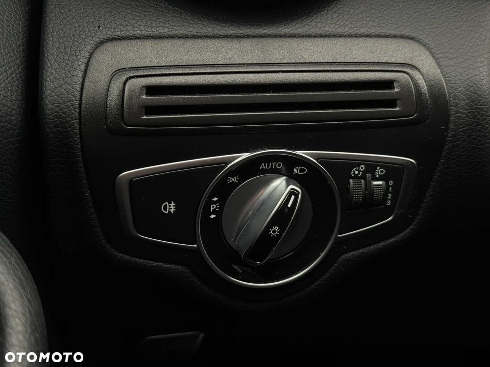 Mercedes-Benz Klasa C 200 (BlueTEC) d 7G-TRONIC - 34