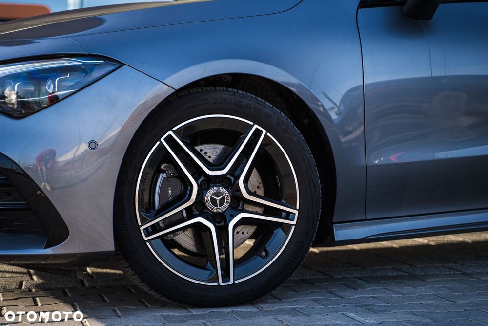 Mercedes-Benz CLA - 4