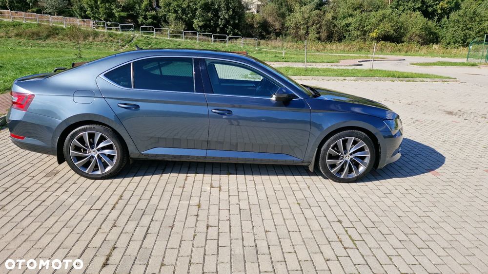 Skoda Superb 2.0 TDI Ambition DSG - 13