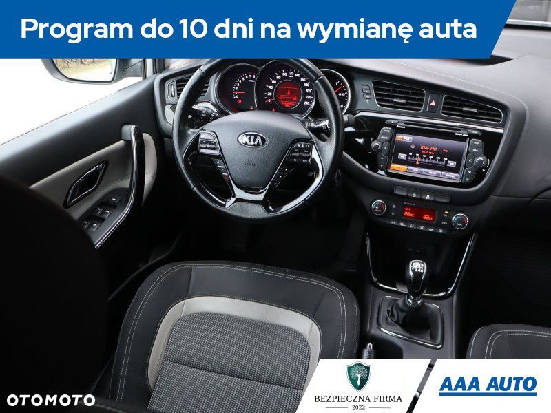 Kia Ceed - 8