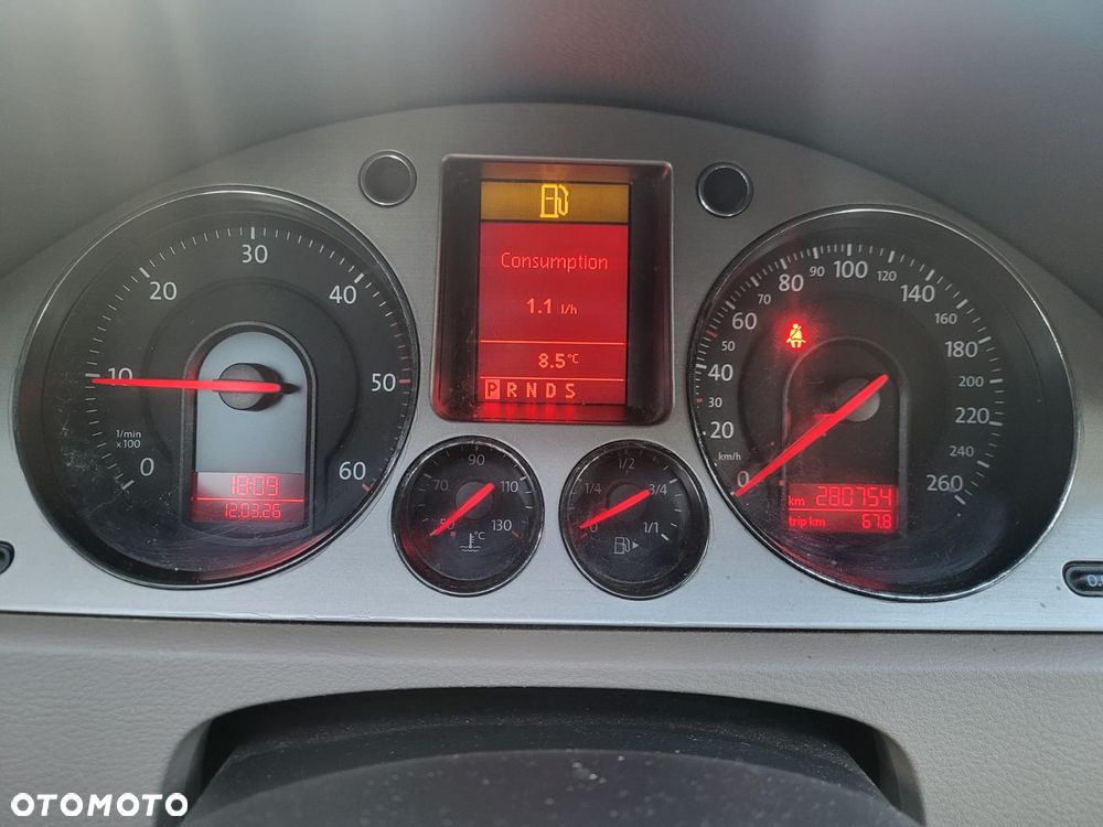 Volkswagen Passat 2.0 TDI Comfortline DSG - 5