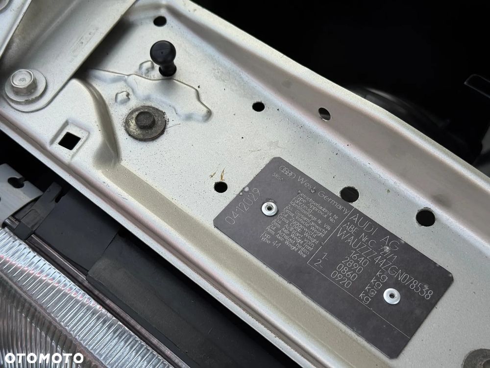 Audi 100 1.8 - 15