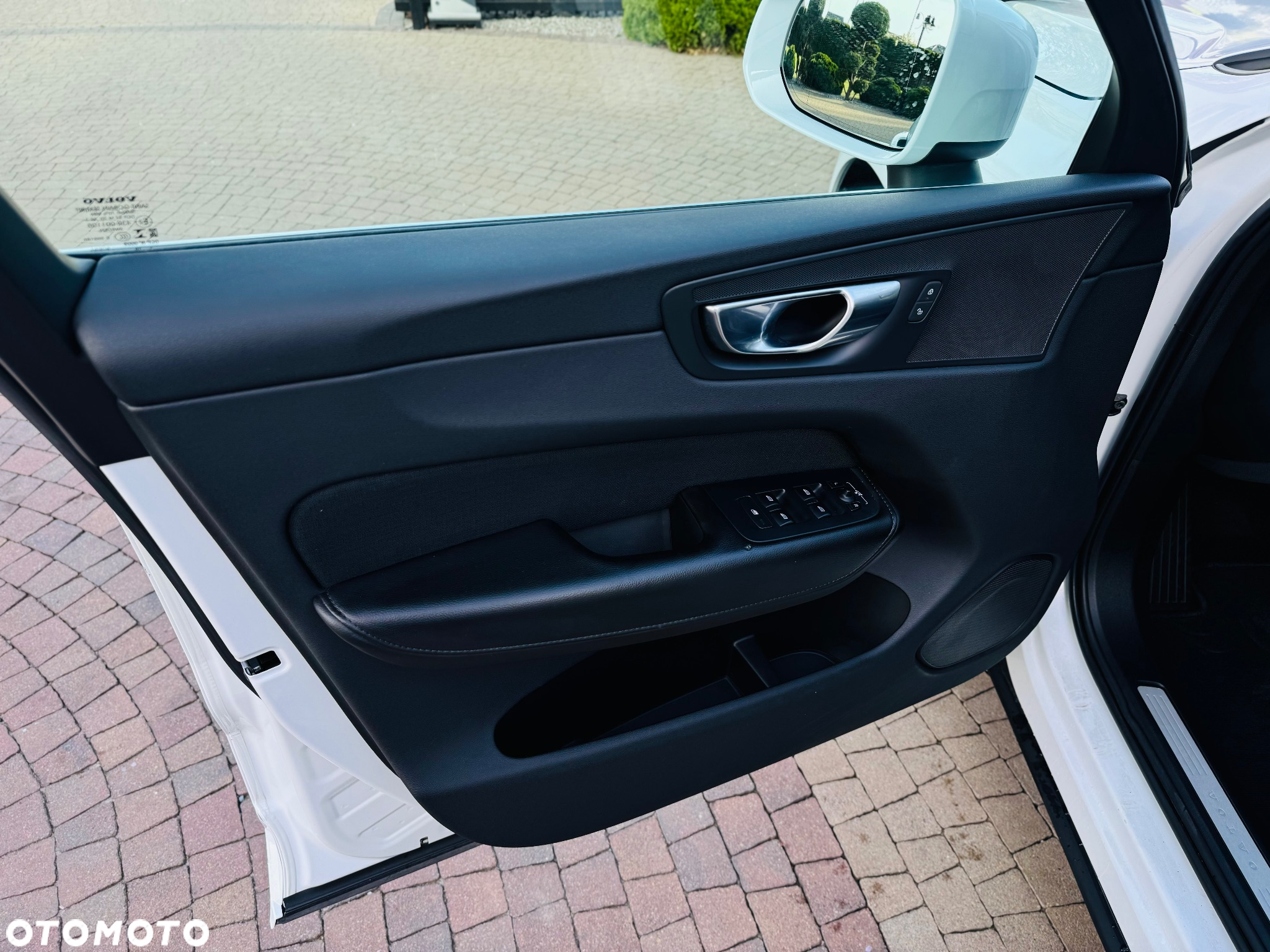 Volvo XC 60 B4 D AWD Geartronic Momentum Pro - 15